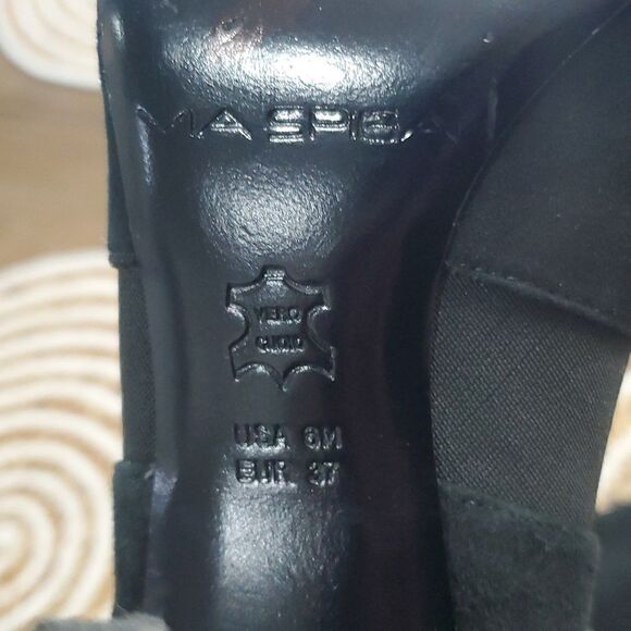 Via Spiga Luxe Suede Black Ankle Booties, Size 6 - Picture 8 of 13